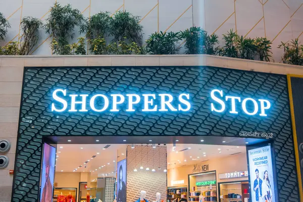 Stock image Bengaluru , Karnataka, India -December 06, 2023 : Shoppers Stop is an Indian garment retail chain showroom located at Bengaluru International airport, Terminal 2.