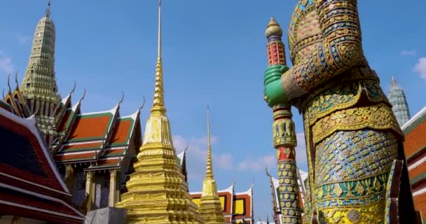 Skomplikowana Architektura Świątyni Wat Phra Kaew Bangkoku Tajlandia — Wideo stockowe