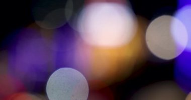 Fosforlu renkli bokeh topları oluşturuldu.