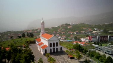 Funchal, Madeira 'daki Martinho kilisesinin panoramik manzarası.