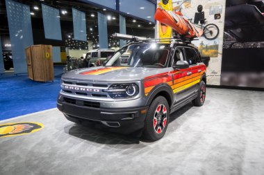 Detroit, Michigan, ABD - 19 Eylül 2023: New 2024 Ford Bronco Sport Big Bend 4x4 Detroit 'teki Kuzey Amerika Uluslararası Otomobil Fuarı' nda sergilenmektedir..