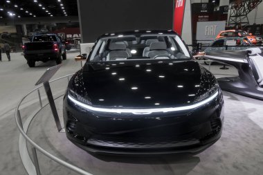 Detroit, Michigan, ABD - 17 Eylül 2023: New Chrysler Airflow EV konsepti, ultra modern tasarımla Detroit 'teki Kuzey Amerika Uluslararası otomobil fuarında sergilenmektedir.