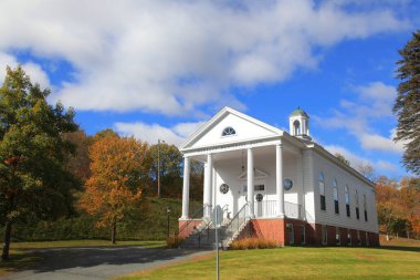 Strafford, Vermont - 10 Ekim 2016: Barrett Memorial Hall, Strafford, Vermont 'ta sosyal etkinliklerin odak noktası olarak hizmet veren bir hayır kurumu..