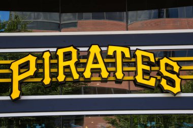 Pthe SURGH, PENNSYLVANIA - 10 Ağustos 2024: PNC Park 'taki Korsanlar Büyük Beyzbol Ligi spor takımı Pittsburgh Pirates' ın evidir.