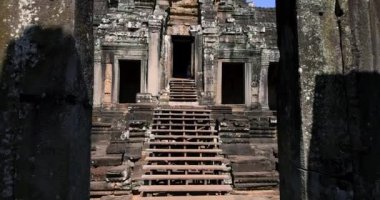 Angkor Thom, Siem Reap, Kamboçya 'daki tarihi Bayon Tapınağı kalıntıları