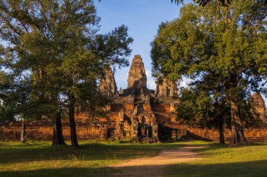 Pre-Rup, a historic temple of the god Shiva, a temple of the Khmer civilization, located on the territory of Angkor in Cambodia. clipart