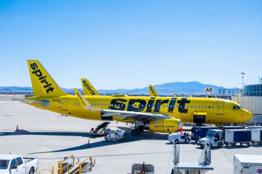 Las Vegas, ABD - 6 Temmuz 2024, Las Vegas Havalimanı 'nda Spirit Havayolları uçuşu. Spirit düşük maliyetli bir havayolu şirketidir.