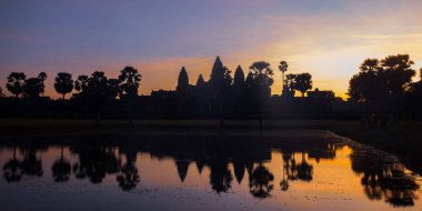 Angkor Wat 'ın dış görünüşü, dünyadaki en büyük Hindu ve Budist dini anıtı. UNESCO Dünya Mirası Bölgesi SIEM REAP, Kamboçya