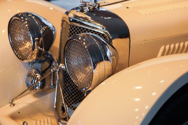 NAGOYA, JAPONYA - SEPTEMBER 13 Eylül 2014: 1937 Model SS Jaguar 100 otomobil Toyota Otomobil Müzesi 'nde 13 Eylül 2014 tarihinde sergilenmektedir..