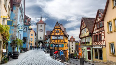 Ünlü tarihi Rothenburg Ob der Tauber kasabasının harika bir manzarası. Bavyera, Almanya