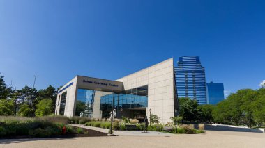 Grand Rapids, Michigan, ABD - 15 Ağustos 2021: Gerald R. Ford Başkanlık Müzesi, ABD 'nin 38. başkanı Gerald Ford' un başkanlık müzesidir.