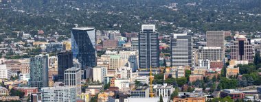 PORTLAND, OREGON - 4 Temmuz 2023: Portland, Oregon siluetinin panoramik manzarası, ABD 'nin 26..