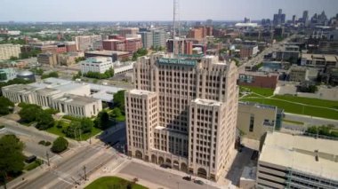 Detroit, Michigan, ABD - 30 Mayıs 2022: Wayne State Üniversitesi karşılama merkezi, WSU 1868 yılında kurulan bir devlet araştırma üniversitesidir.