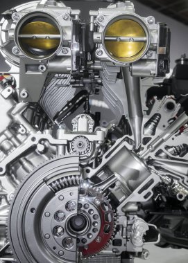 Parlak yeni otomotiv motoru V4 Arka Gaz Gövdesinin içerideki ayrıntıları gösteren kesme bölümünün görüntüsünü kapat.