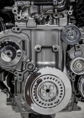 Parlak yeni otomotiv motorunun tek renkli görüntüsünü kapat.