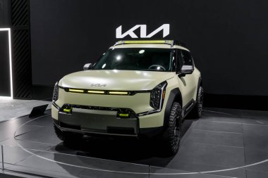 Detroit, Michigan, ABD - 16 Ocak 2025: Detroit otomobil fuarında Kia EV9 Advntr konsepti, Electrical off road car 'ın geleceğini gösteriyor.