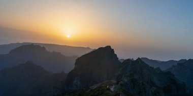 Portekiz 'in başkenti Orta Madeira Adası' ndaki Pico do Areeiro manzarasının manzarası