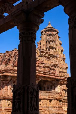 Tarihsel Menal Shiv Mandir, Hindistan 'ın Chittorgarh Rajasthan eyaleti yakınlarında Lord Shiva' nın bir Hindu tapınağıdır.