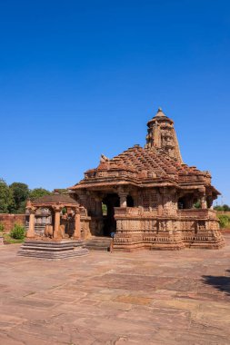 Tarihsel Menal Shiv Mandir, Hindistan 'ın Chittorgarh Rajasthan eyaleti yakınlarında Lord Shiva' nın bir Hindu tapınağıdır.