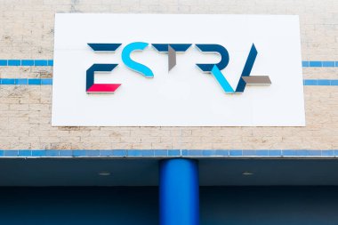 Farmington Hills, Michigan - 13 Temmuz 2024: ESTRA bir otomobil tedarikçisi, araçlar için termal sistem çözümleri tasarlıyor, onaylıyor ve üretiyor.