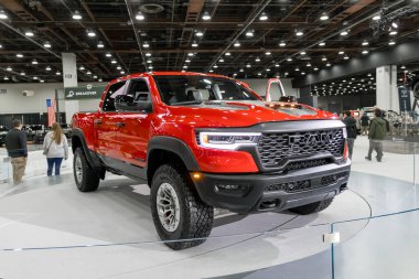 Detroit, Michigan, ABD - 16 Ocak 2025 Dodge Ram 1500 Tungsten Detroit Otomobil Fuarı 'nda sergilendi.