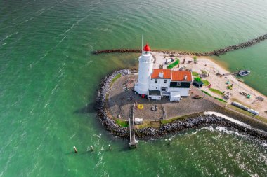 Paard van Marken Hollanda 'daki güzel Marken adası deniz feneri 1839' da inşa edildi.