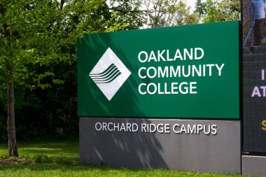 Farmington Hills, Michigan - 25 Mayıs 2025 Oakland Community College, ABD 'nin Michigan eyaletinin en büyük devlet üniversitesidir..