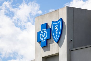 SOUTHFIELD, MI, ABD - 25 Mayıs 2025: Michigan Blue Cross Blue Shield, Southfield, Michigan. BCBSM Michigan 'da sağlık sigortası sağlıyor