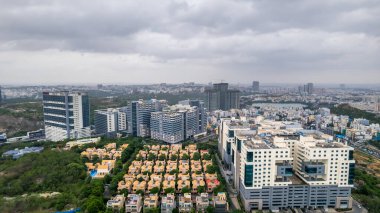 Financial District, Nanakramguda, Hyderabad, Hindistan 'daki konut villalarının hava görüntüsü....