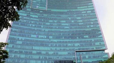 Bangalore Dünya Ticaret Merkezi geçidi Bengaluru şehrindeki en yüksek binalardan biridir.