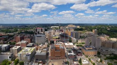 Pittsburgh Üniversitesi Kampüsü ve Pittsburgh, Pensilvanya 'daki hastanelerin 10 Ağustos 2024 tarihli hava görüntüsü. 