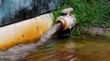 Balık korunması için yapay gölete su pompalıyorum..