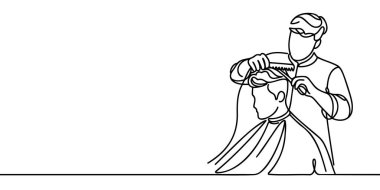 Berber dükkanında saç keserken sürekli sıra çiziliyor..