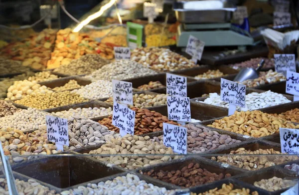 ヨルダン アンマンのスパイス市場でドライフルーツ — ストック写真