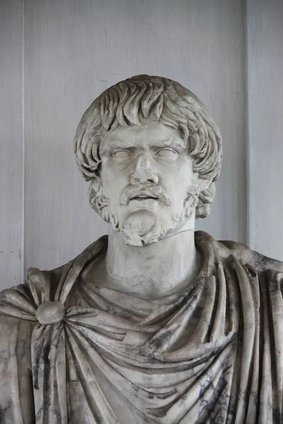 Άγαλμα Ρωμαϊκού Γερουσιαστή Στη Ρώμη Ιταλία — Φωτογραφία Αρχείου