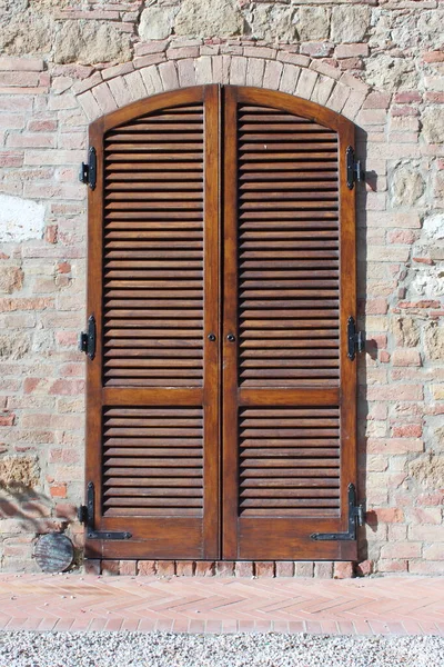 Ιταλικό Στυλ Σπίτι Είσοδο Παντζούρια — Φωτογραφία Αρχείου