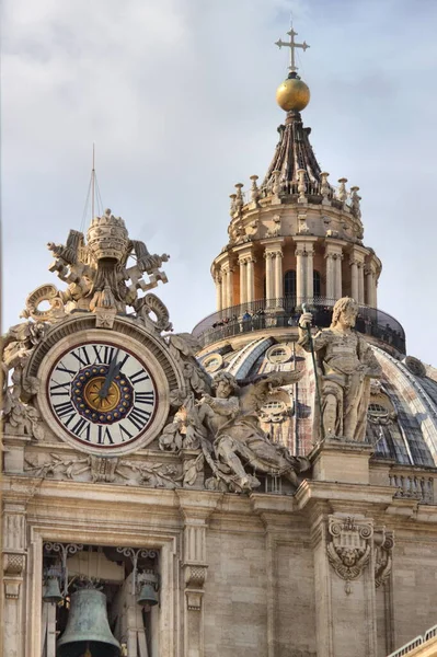 Reloj Fachada Basílica San Pedro Roma Italia —  Fotos de Stock