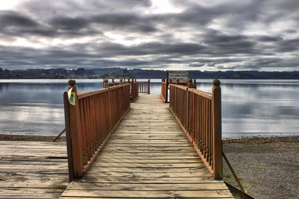 Деревянный Пирс Озере Лланкиуэ Пуэрто Октай Чили — стоковое фото