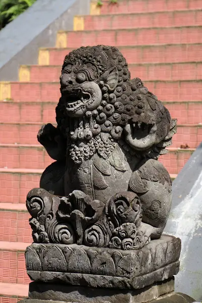 Stock image Stone statue of a Hindu god at Pura Tirta Empul, the Balinese Holy Water Temple near Ubud. Bali, Indonesia