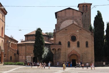 Bologna, İtalya - 26 Haziran 2025: Bologna, İtalya 'da Santo Stefano Bazilikası