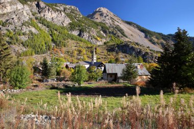 Nevache, Hautes Alpes (Fransız Güney Alpleri), Fransa 'nın Vallee de la Claree (Claree Vadisi) adlı geleneksel bir köyüdür.