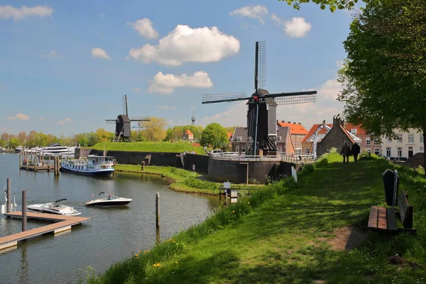 Port Heusden Brabancja Północna Holandia Ufortyfikowane Miasto Położone Hertogenbosch Wiatrakami — Zdjęcie stockowe