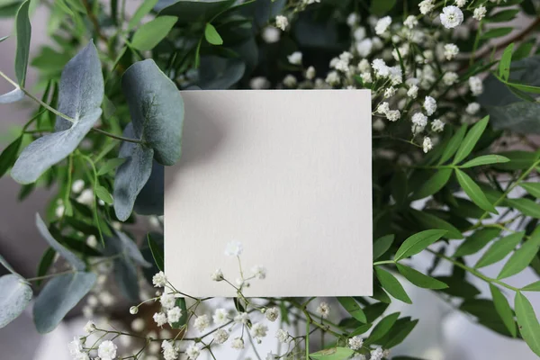 Pustą Kartkę Szczycie Bukietu Kwiatów Ślubnych — Zdjęcie stockowe