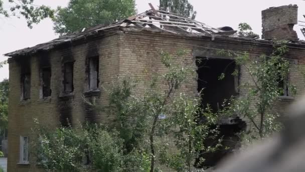 Irpin Léto 2022 Zničený Vyhořelý Bytový Dům Důsledky Požáru Ruském Videoklip