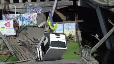 Rus işgalcilerin saldırısından sonra Irpin, Kyiv bölgesinde köprü patladı.