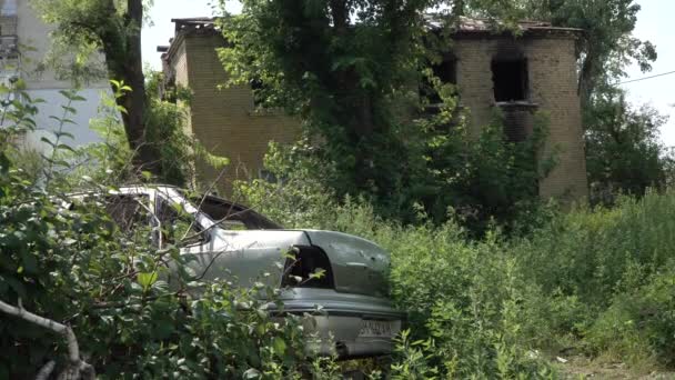 放棄された車のショット ウクライナでの戦争の結果 — ストック動画