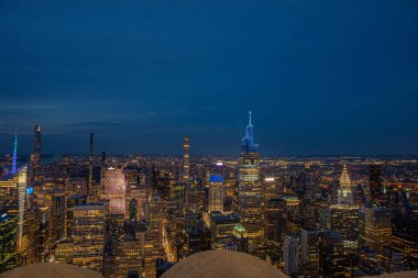 Empire State binasından Chrysler binasına gece görüş 