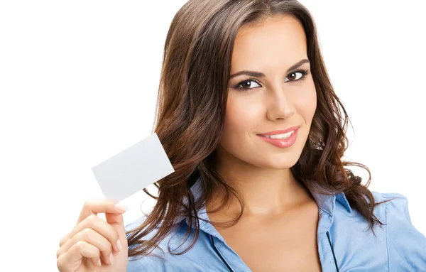 Feliz Sorridente Mulher Negócios Mostrando Cartão Visita Branco Isolado Sobre — Fotografia de Stock