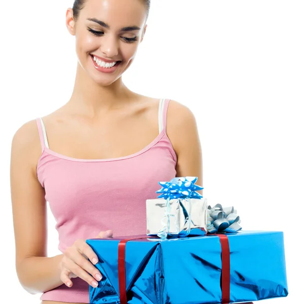 Молода Усміхнена Жінка Подарунками Ізольована Білому Тлі — стокове фото