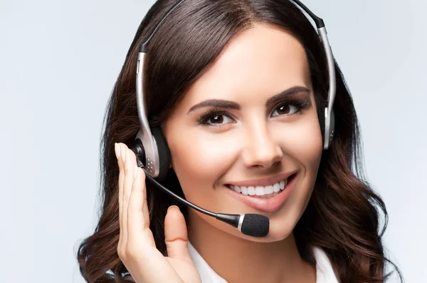 Portret Van Tevreden Lachende Klant Ondersteuning Vrouwelijke Telefoon Operator Hoofdtelefoon — Stockfoto